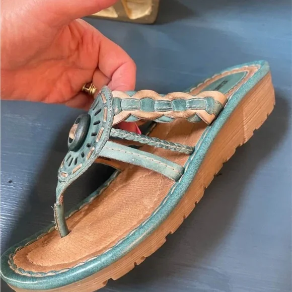 Earth Wander Leather Teal Thong Sandals Women’s 8B Cushioned Slight Wedge - Picture 4 of 11